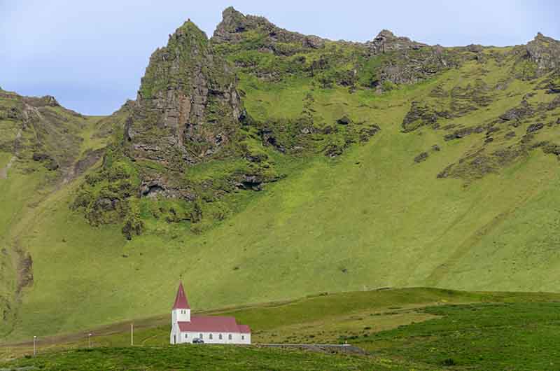 Islandia 105 - Vik i Myrdal - iglesia de Reynir.jpg